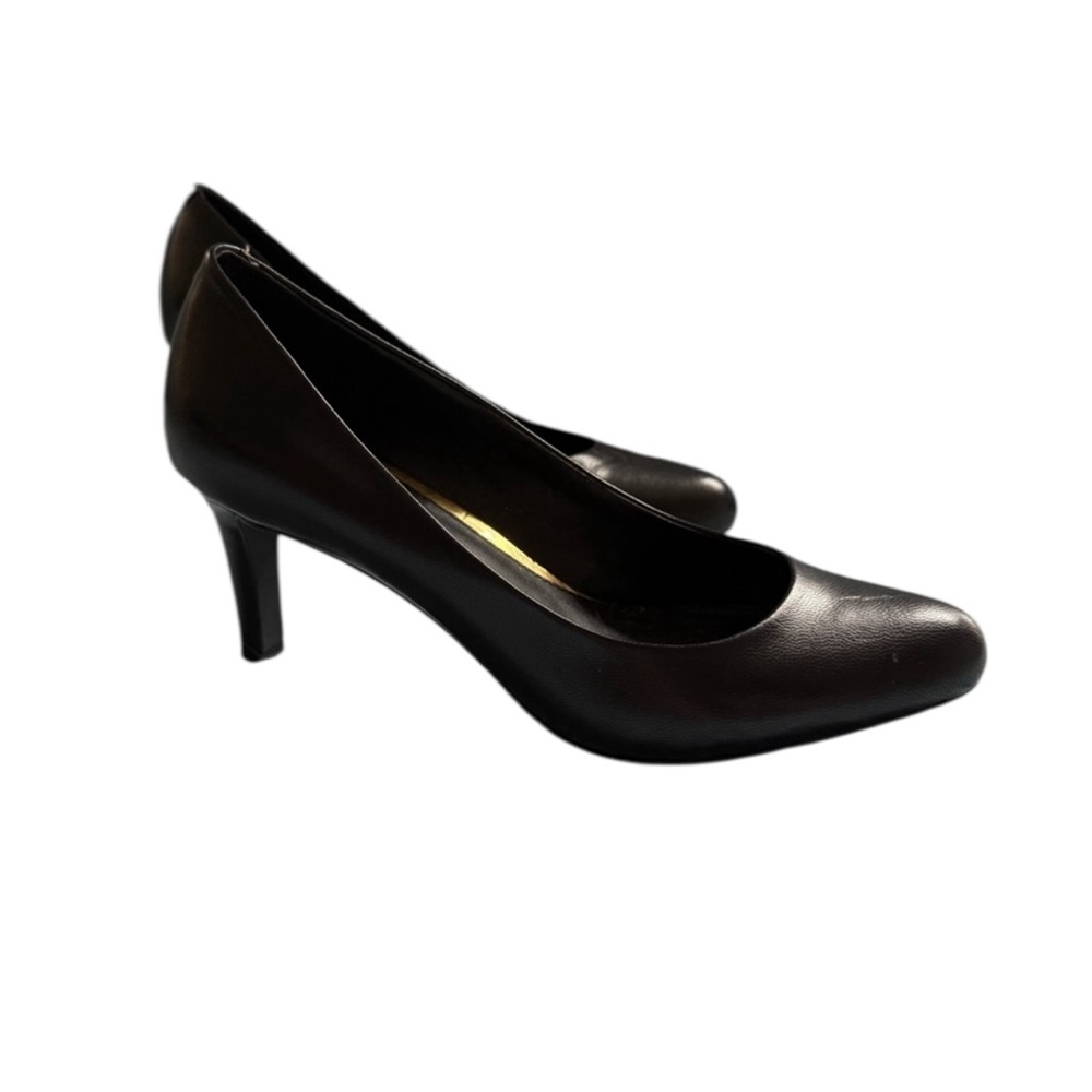 NWOT - Lauren Ralph Lauren Classic Black Heels